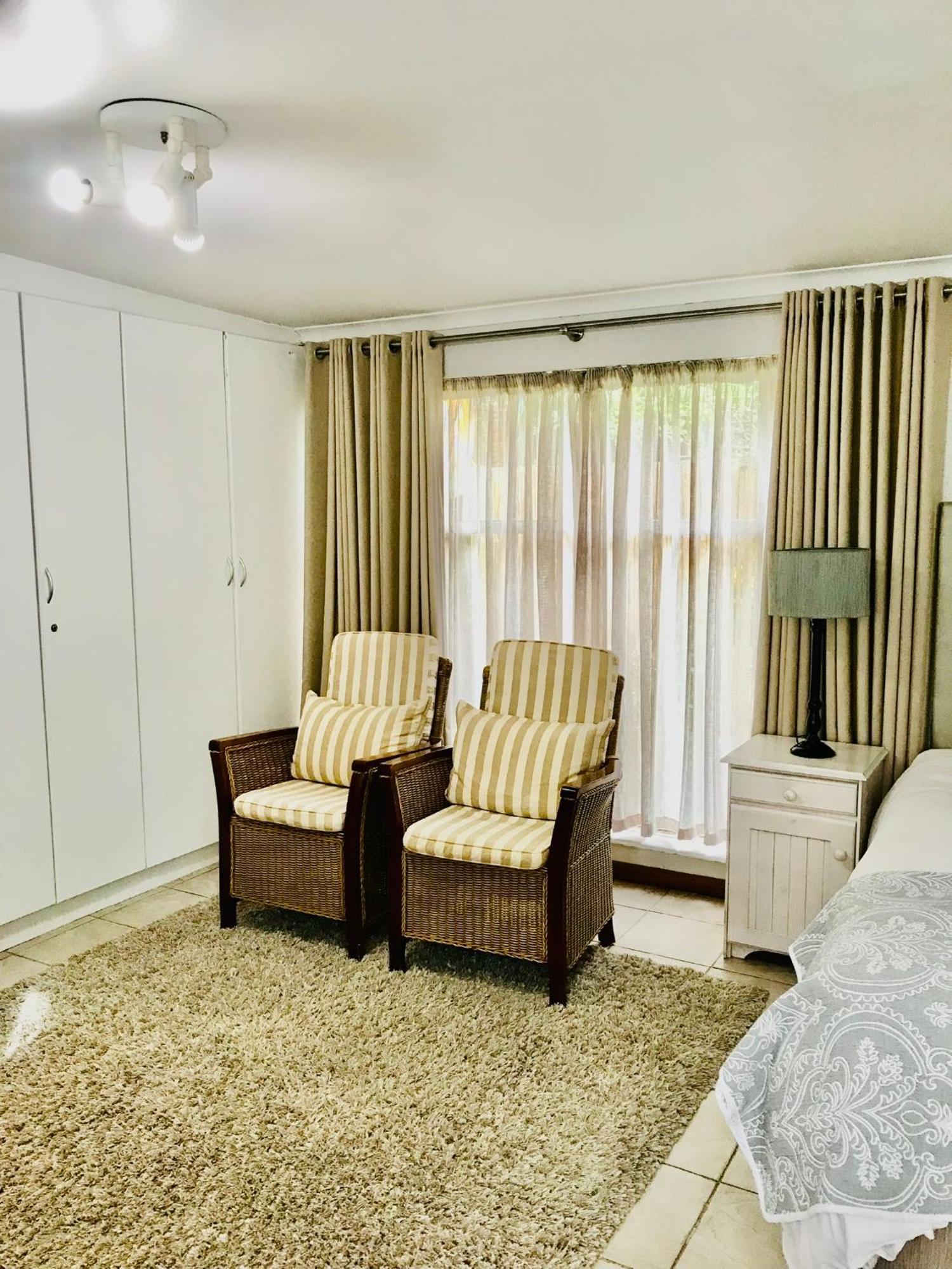 10Vdw Self Catering Apartments ダーバンヴィル エクステリア 写真