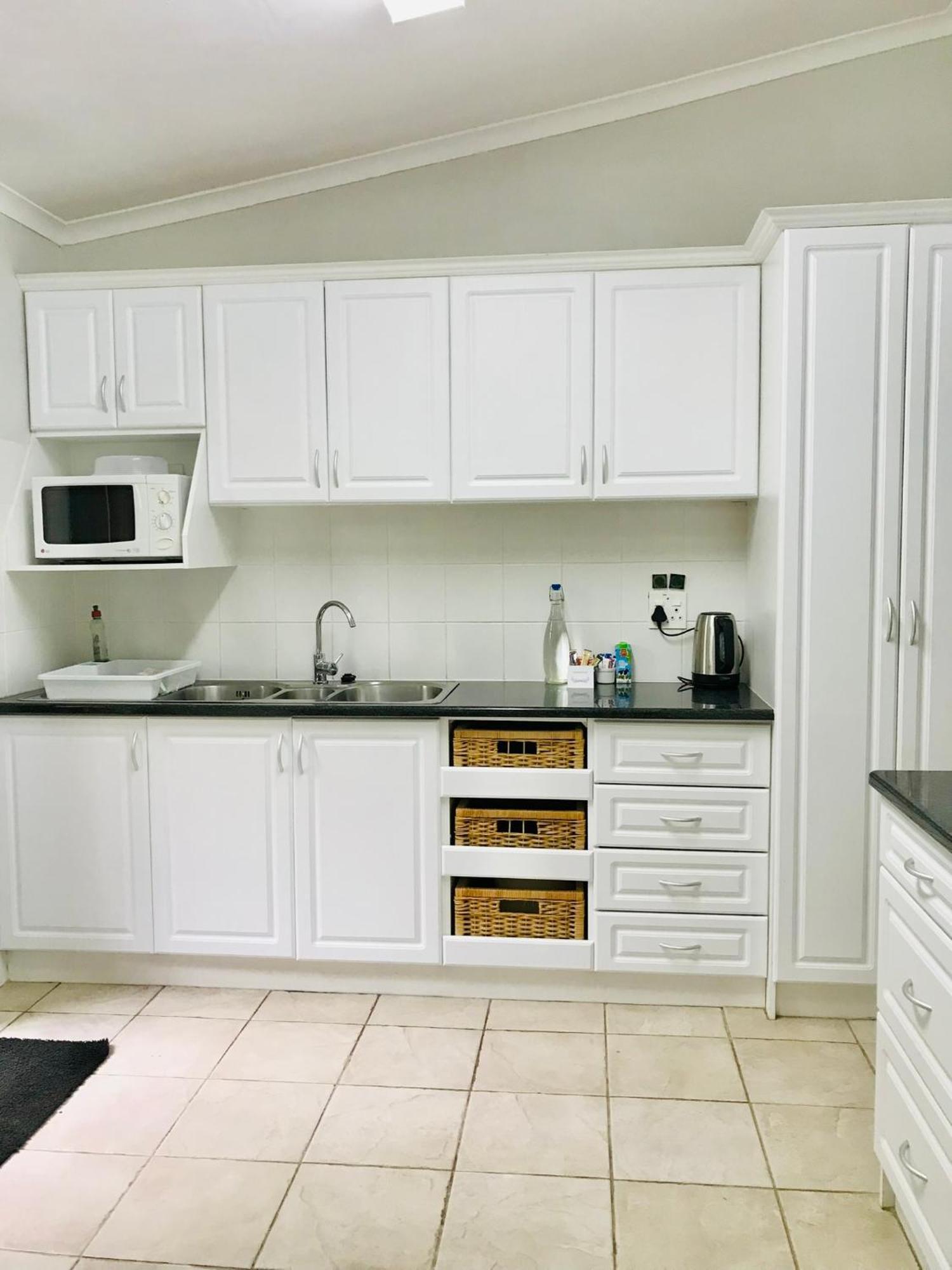 10Vdw Self Catering Apartments ダーバンヴィル エクステリア 写真