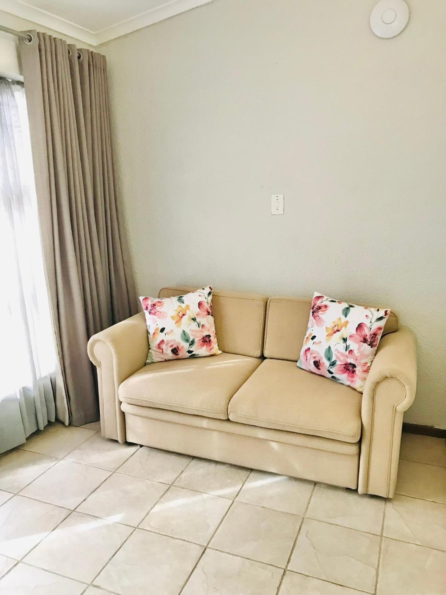 10Vdw Self Catering Apartments ダーバンヴィル エクステリア 写真